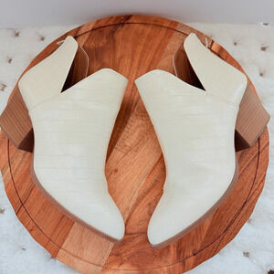 SO Ivory Ankle Boots Womens Size 9 M Croc Embossed Block Heel Zip‎ Shoes